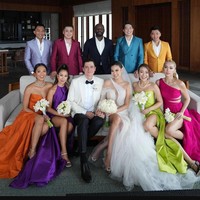 Patricia Gouw memilih gaun warna-warni untuk para bridesmaidnya. Pernikahannya pun terlihat cerah dan meriah dengan bridesmaid yang mengenakan gaun neon berwarna pink, hijau, jingga, hingga ungu. Foto: Instagram