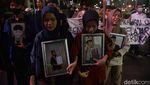 Isak Tangis Warnai Aksi Solidaritas SMK Lingga Kencana di Depan Kemendikbud