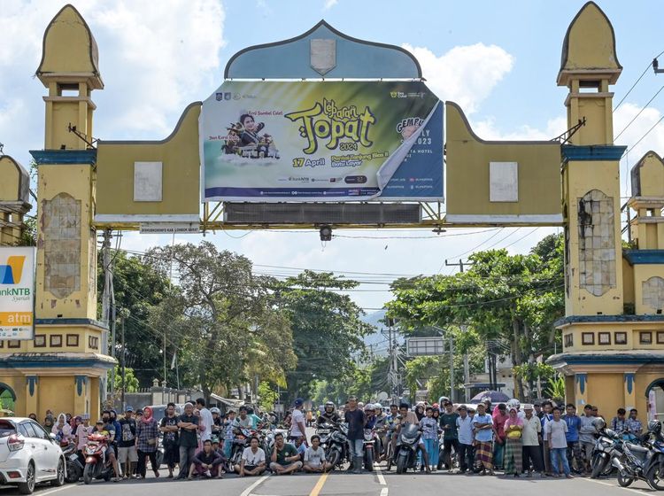Jalan Wisata di Senggigi Ditutup Imbas Keributan Antar Warga Desa