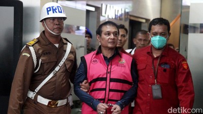 Kasus Impor Gula, Kejagung Tahan Eks Kanwil Bea Cukai Riau