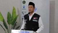 PPIH Arab Saudi juga mengimbau jemaah haji, khususnya lansia, untuk senantiasa menjaga kesehatan dan menghindari aktivitas di luar ruang. Sebab, kondisi cuaca Madinah saat ini sangat panas, suhunya mencapai 40 derajat celcius.  
