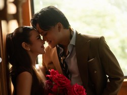 8 Foto Prewedding Rizky Febian-Mahalini, Tampil Vintage Berbalut Gaun & Jas