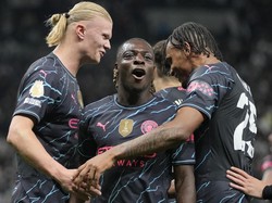 Namun, Tottenham malah kalah di laga itu. Manchester City menang 2-0 lewat dua gol Erling Haaland. (Foto: AP/Kin Cheung)