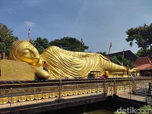Tradisi Waisak di Jawa Timur