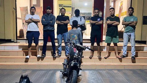 Polisi menangkap siswa SMP di Kupang karena mencuri motor.