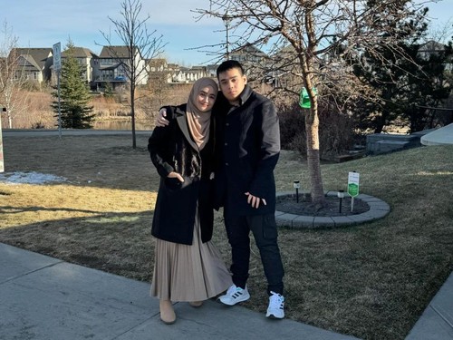 Potret Cindy Fatikasari dan Teuku Firmansyah di Kanada
