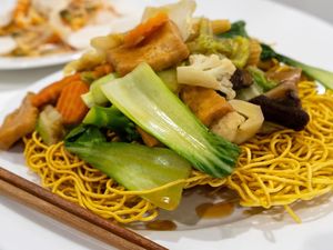 Resep Ifu Mie Tahu dan Sayuran ala Restoran yang Cocok Buat Makan Malam