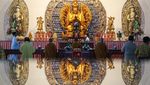 Ritual Pemandian Buddha Rupang Jelang Waisak di Semarang