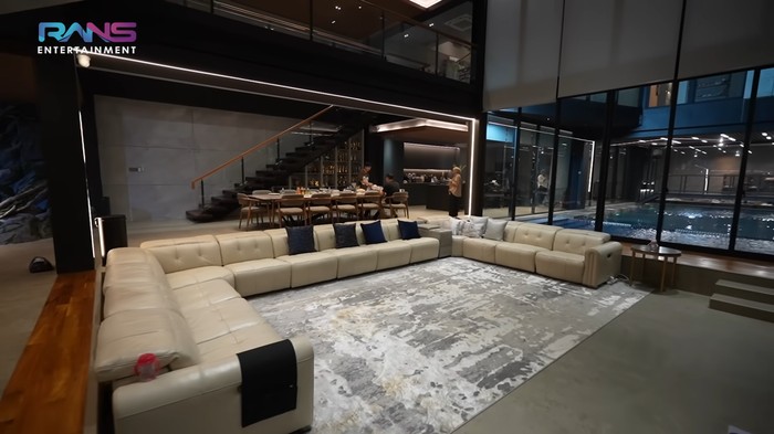 Ruang Keluarga Rumah Atta Halilintar