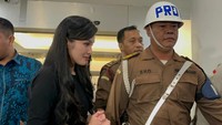 Sandra Dewi Bungkam Usai 10 Jam Diperiksa Kejagung