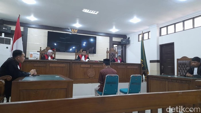 Sidang pembacaan putusan kasus adik aniaya kakak hingga tewas di PN Maros, Sulsel. Andi Audia Faiza Nazli Irfan/detikSulsel