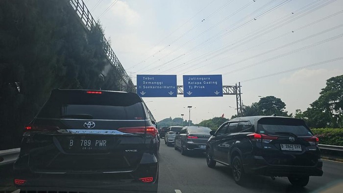 Tol Dalam Kota Macet Di Sejumlah Titik Hingga Siang Ini 2166