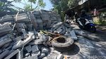 Tak Kuat Menanjak, Truk Terguling di Tangerang Selatan