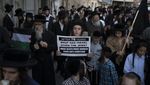 Tolak Zionisme, Yahudi Ultra-Ortodoks Bakar Bendera Israel