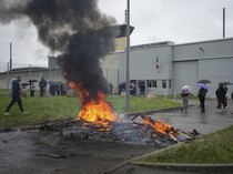 Aksi Protes Sipir Penjara di Paris Buntut Serangan Geng Bersenjata