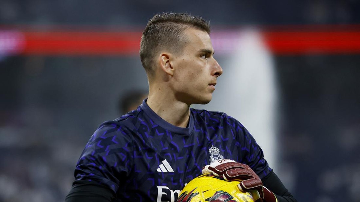 Andriy Lunin akan pergi dari Real Madrid tahun depan? (Foto: REUTERS/Susana Vera)