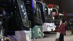 Antusias Pengunjung Lihat Pameran Busworld di Kemayoran