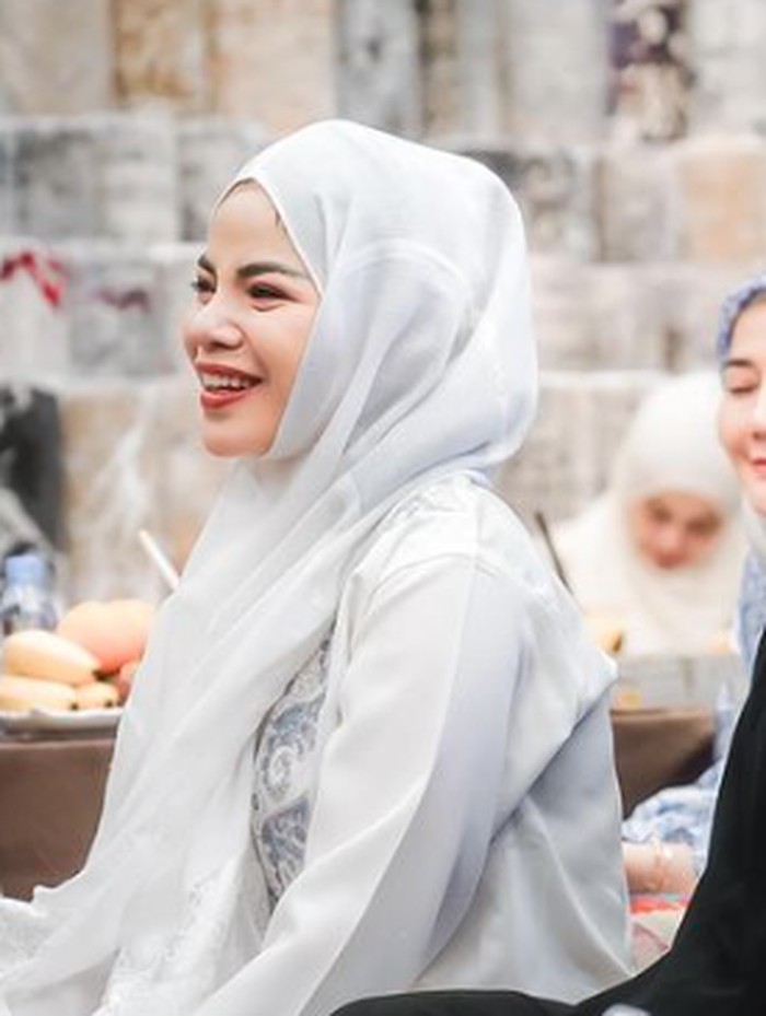 Dinar Candy Berhijab Dinar Candy Berhijab