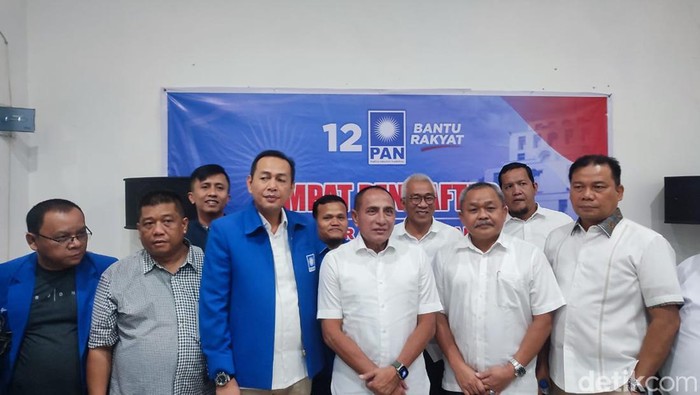 Edy Rahmayadi mendaftar sebagai bacalon Gubsu ke PAN Sumut (Nizar Aldi/detikSumut)