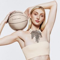 Penampilan Cameron mendapatkan banyak pujian. Netizen menyebut bahwa Cameron sangat cocok menjadi model. Foto: dok. Instagram @skims