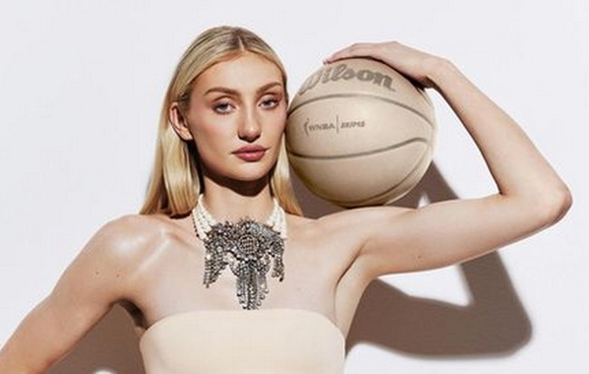 Perusahaan pakaian dalam Skims milik Kim Kardashian melakukan pemotretan untuk koleksi terbarunya. Lima atlet basket wanita Amerika Serikat dipilih sebagai modelnya. Foto: dok. Instagram @skims