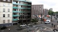 Menurut pemadam kebakaran Duesseldorf, lebih dari 100 petugas pemadam kebakaran dikerahkan ke tempat kejadian sementara polisi kriminal telah melakukan penyelidikan.