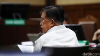 JK bicara mengenai sosok Karen yang dinilai baik dalam bekerja. JK mengatakan hal itu ketika menjadi saksi meringankan untuk Karen dalam sidang korupsi terkait pengadaan LNG.