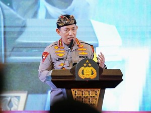 Kapolri Beri Penghargaan Masuk Polri untuk Casis Bintara Korban Begal