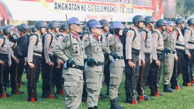 Kasetukpa Polri Buka Gladi Wirotama Resimen Laksmana Satya Prakasha SIP 53