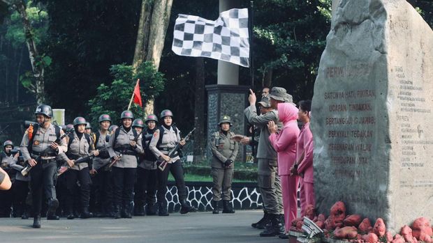 Kasetukpa Polri Buka Gladi Wirotama Resimen Laksmana Satya Prakasha SIP 53