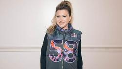 Kelly Clarkson Curhat Diperlakukan Kasar di Toko Seperti di Film Pretty Woman