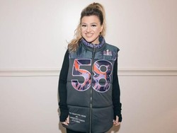 Kelly Clarkson Curhat Diperlakukan Kasar di Toko Seperti di Film Pretty Woman