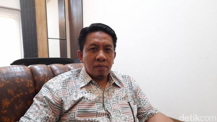 Ketua KPU Selayar Andi Dewantara.