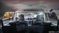 Pada sisi interior Mitsubishi Xpander Cross Elite Limited Edition juga dilengkapi dengan audio premium yang meningkatkan kenyamanan hiburan dalam kabin dan juga prestise bagi penggunanya.