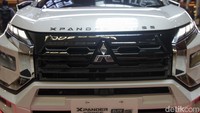 Sementara itu, Mitsubishi Xpander Cross Elite Limited Edition merupakan varian edisi terbatas yang dikembangkan dengan basis Mitsubishi Xpander Cross Premium CVT.