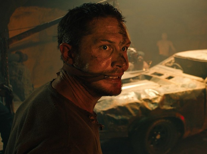 Cuplikan adegan dalam film Mad Max: Fury Road.