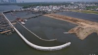 Executive Vice President (EVP) Sekretaris Perusahaan Hutama Karya Adjib Al Hakim mengatakan bahwa proyek ini dibangun sebagai upaya dalam melindungi wilayah sekitar dari ancaman banjir rob terutama di area pemukiman warga ketika air laut sedang pasang karena terjadi penurunan permukaan tanah dan kenaikan muka air laut.