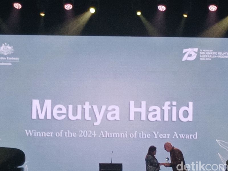 Meutya Hafid, pemenang Alumni of The Year Award 2024