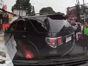 Viral Fortuner Diduga Halangi Ambulans di Depok, Polisi Selidiki