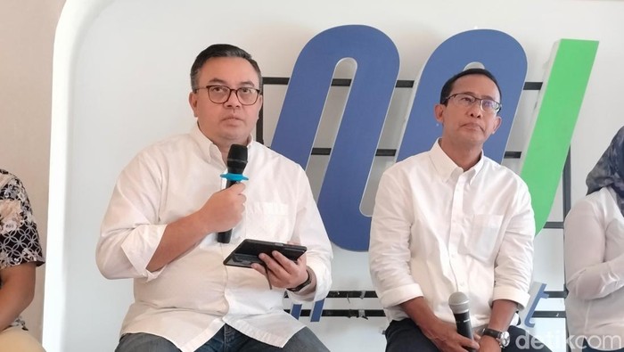 Direktur Pengembangan Bisnis MRT Jakarta, Farchad Mahfud (kiri) dan Direktur Utama MRT Jakarta, Tuhiyat (kanan) di Jakarta.