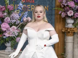 Bintang Bridgerton Dapat Kontrak Miliaran Rupiah, Dobrak Standar Kecantikan