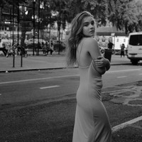 Wanita 21 tahun itu mengaku syok dan takut melihat wajahnya diedit. Aku bisa melihat wajah dan mendengar suaraku. Tapi itu semua sangat menakutkan karena aku melihat diriku mengatakan hal-hal yang tidak pernah aku katakan, katanya. Foto: Instagram Olga Loiek