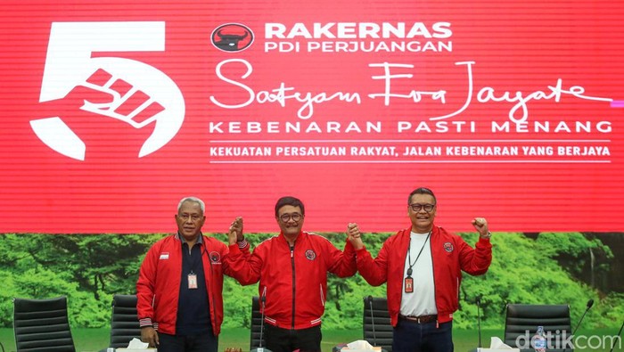 PDIP akan gelar Rakernas 24-26 Mei mendatang. Menurut Djarot Syaiful Hidayat, Presiden Jokowi dan Wapres Maruf Amin tidak diundang karena sedang sibuk.