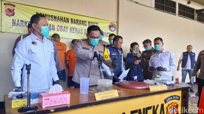 Pemusnahan barang bukti narkotika jenis sabu.