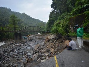 Pencarian Korban Banjir Sumbar Dilanjutkan, Diperluas Hingga Perbatasan Riau