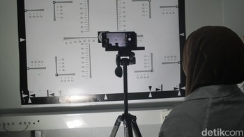 Setelah melalui berbagai tes sebelumnya. Di tes ini kamera akan dilihat apakah masih dapat berfungsi semestinya atau tidak. Foto: Mohammad Frizki Pratama