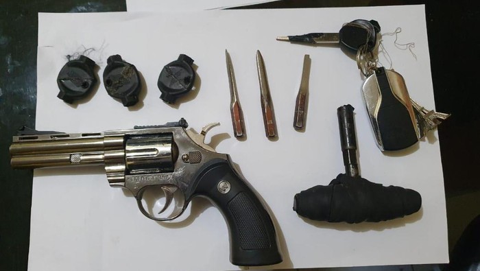Warga Bogor Berhasil Menangkap Pelaku Pencurian Sepeda Motor yang Mengancam Korban dengan Pistol Imitasi