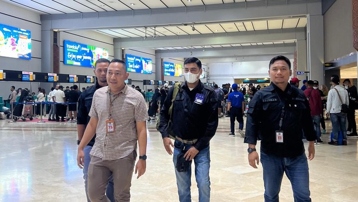 Proses deportasi WN India oleh Imigrasi Tasikmalaya