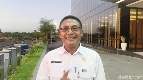 Kepala Dinas Pertanian Sikka Yohanes Emil Satriawan Sadipun saat diwawancarai detikBali di Kota Kupang, NTT, Kamis (16/5/2024). Foto:  (Yufengki Bria/detikBali).