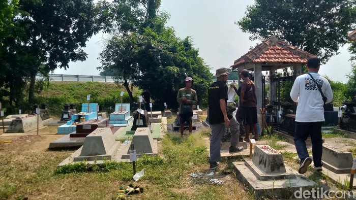 Pembongkaran makam Desa Kranggan, Kecamatan Polanharjo Klaten.